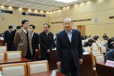 時(shí)任國(guó)家質(zhì)檢總局副局長(zhǎng)支樹平巡視復(fù)賽考場(chǎng)