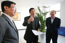 時(shí)任國(guó)家質(zhì)檢總局局長(zhǎng)王勇在看完復(fù)賽試題后指示:“這是個(gè)學(xué)習(xí)的機(jī)會(huì),不光是參賽的選手要答題,我們總局所有黨組成員、總局機(jī)關(guān)和兩委工作人員都要答題”