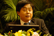 四川久大鹽業(yè)集團(tuán)公司董事長(zhǎng)總經(jīng)理傅剛義參加第十六屆中國(guó)質(zhì)量高層論壇并講話