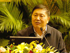 中國(guó)機(jī)械工程聯(lián)合會(huì)副會(huì)長(zhǎng)楊學(xué)桐參加第十六屆中國(guó)質(zhì)量高層論壇并講話